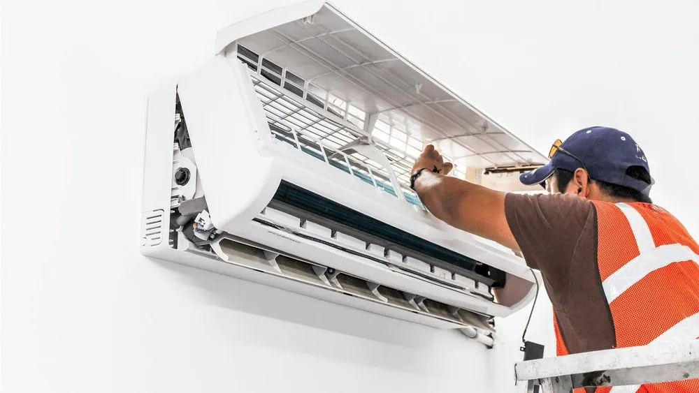 riyadh-air-conditioner-repairing-service-1-1.webp